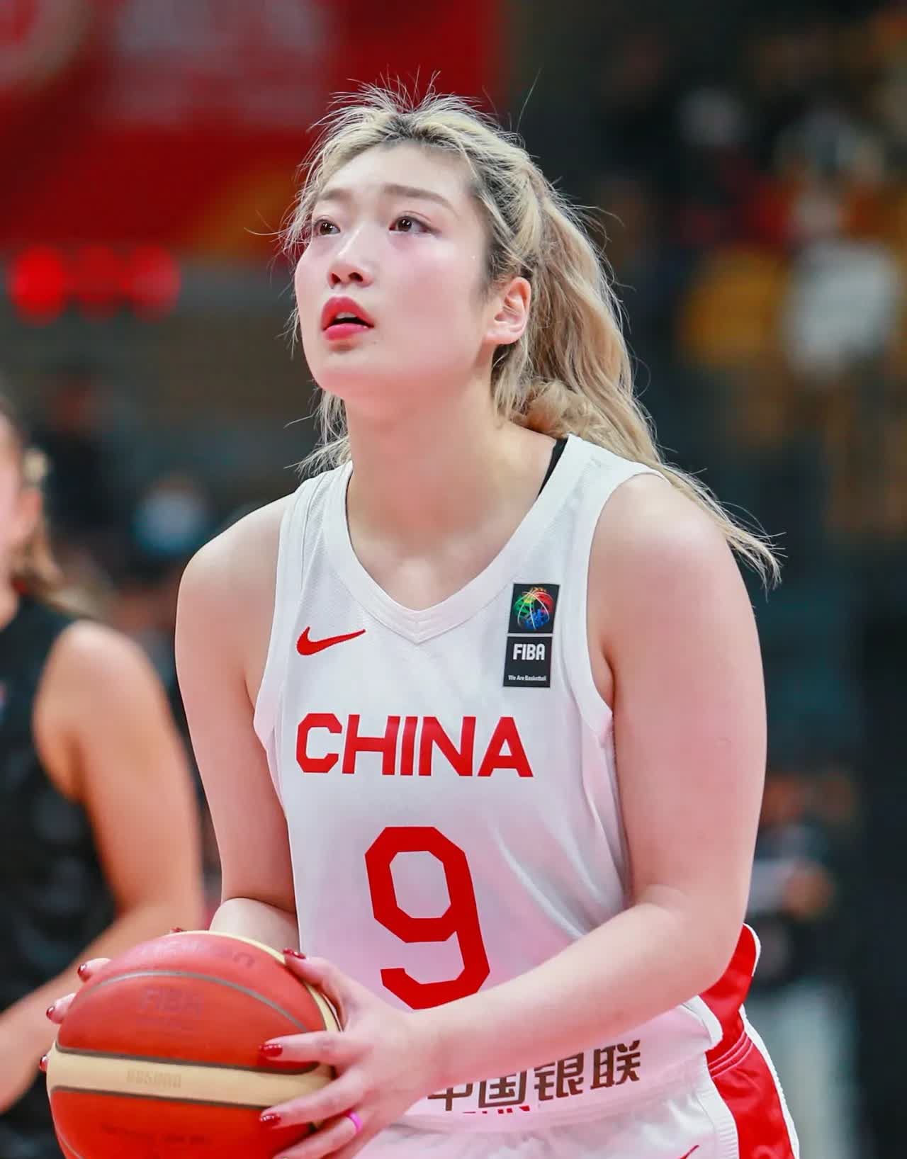 开云体育-加拿大女足队比轻取牙买加，取得胜利