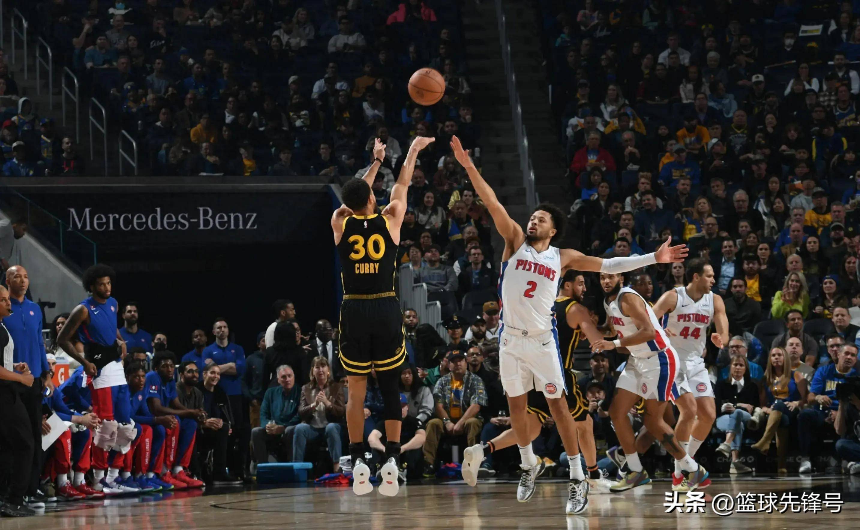 火箭客场战胜灰熊，取得四连胜