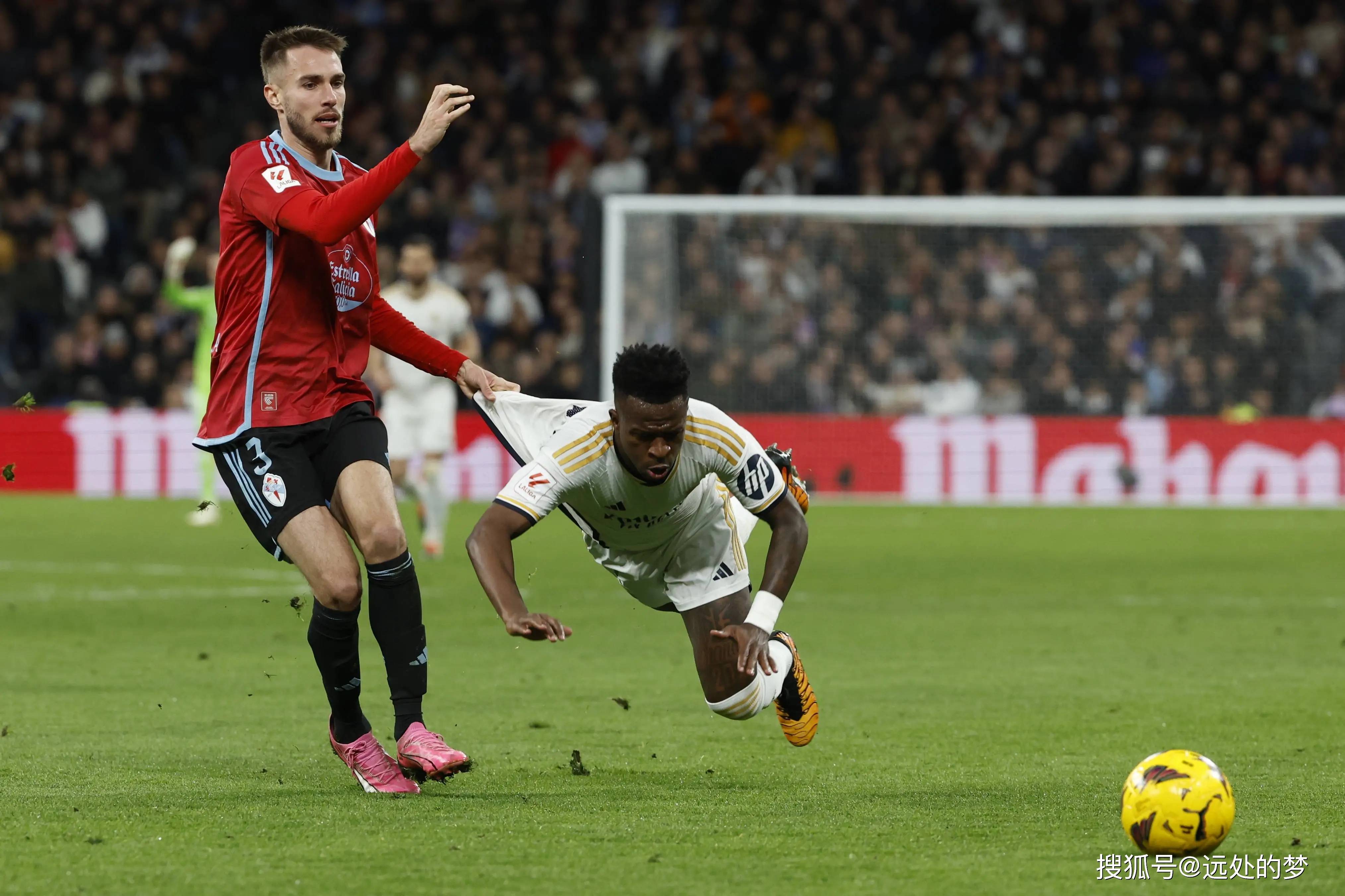 奥萨苏纳遭遇惨败，欧战席位悬念重重