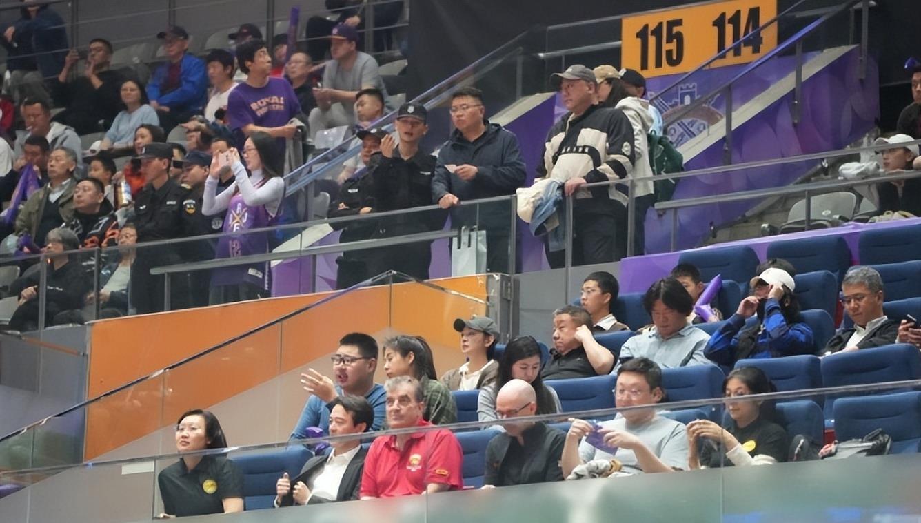 开云体育下载-关键球员伤愈归队，提振球队士气备战下一场