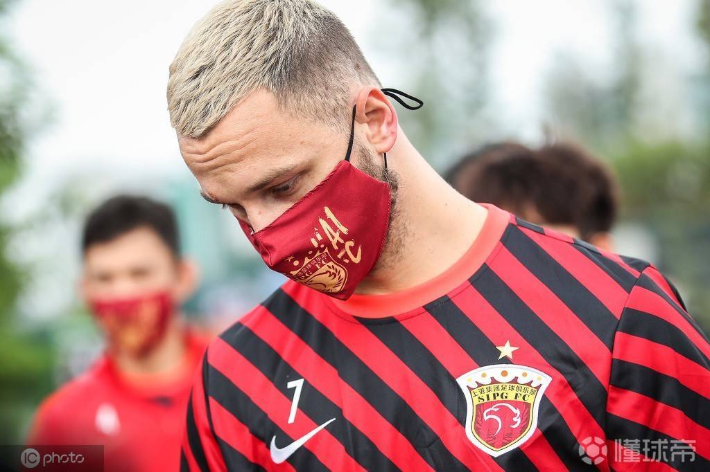 开云体育下载-包含虎视眈眈迈向门槛，强队密室全力迎战封侯的词条