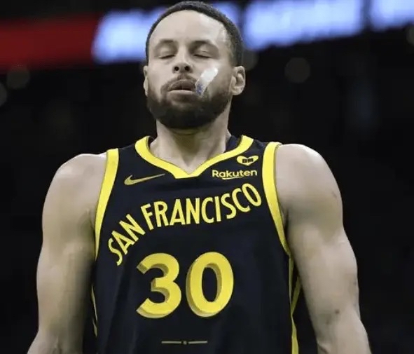 勇士不敌鹈鹕，失去西部榜首位置