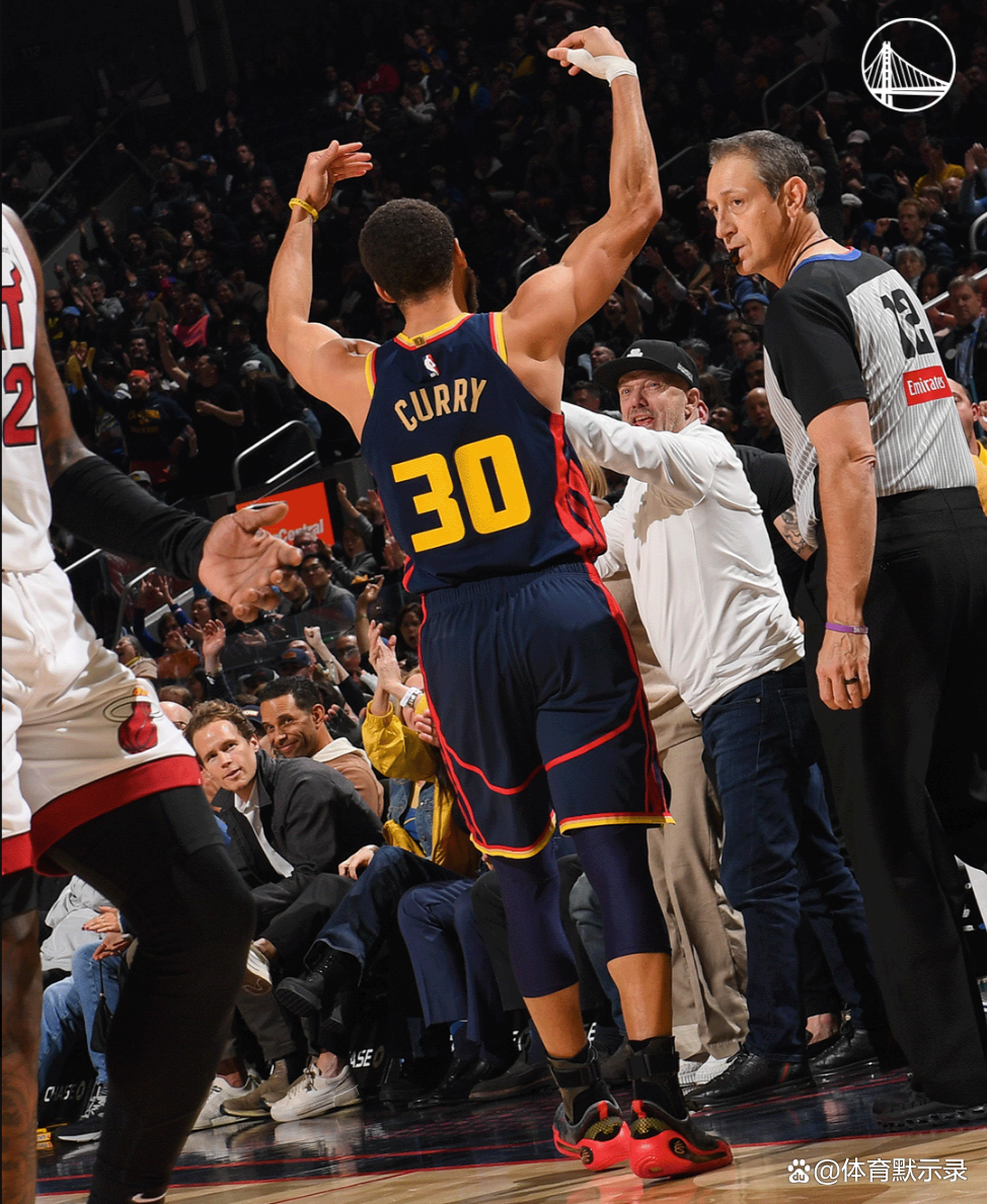 关于热火翻盘76人，库里点燃赛场的信息