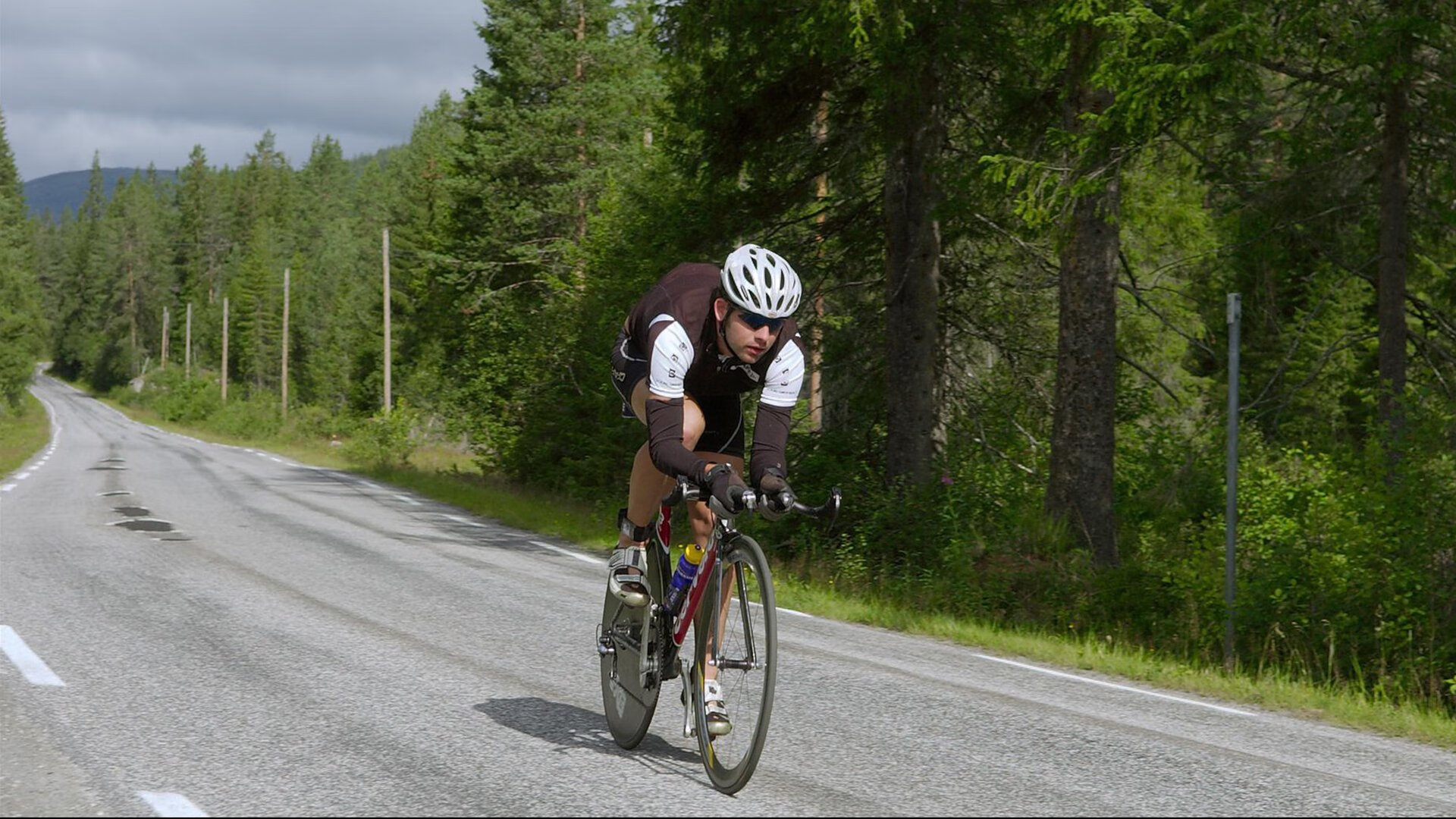 开云体育app-终场哨前的两种剧本，哈兰德式的征服，与波兰式的坚韧